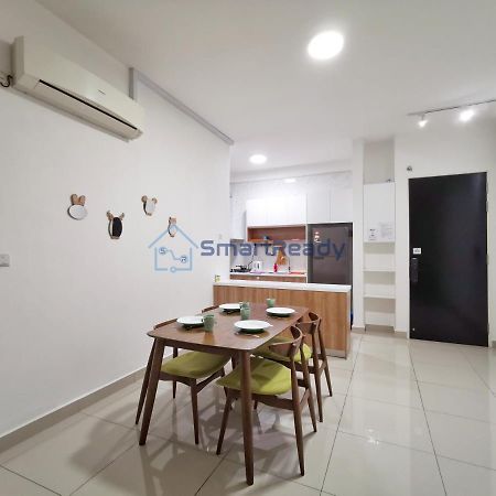 Twin Galaxy Suites By Sr Home Johor Bahru Bagian luar foto