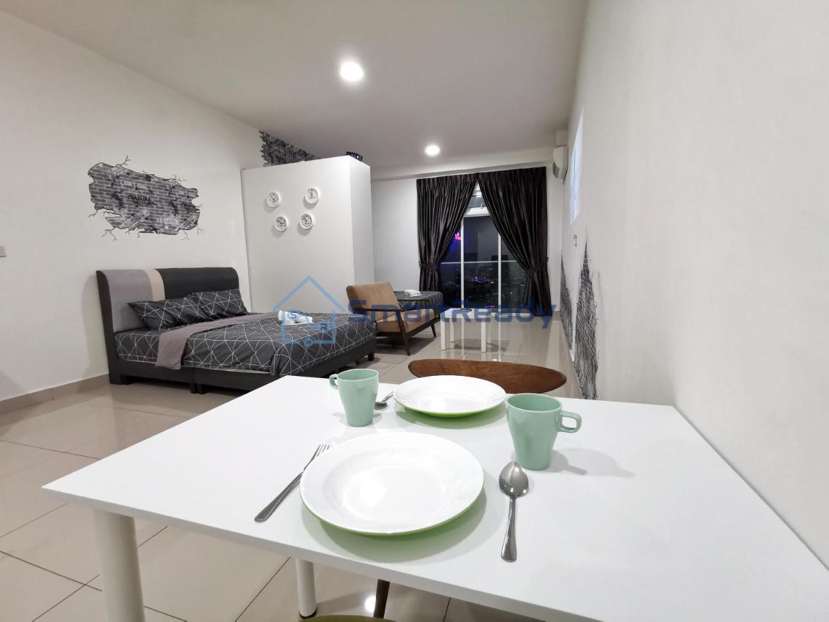 Twin Galaxy Suites By Sr Home Johor Bahru Bagian luar foto
