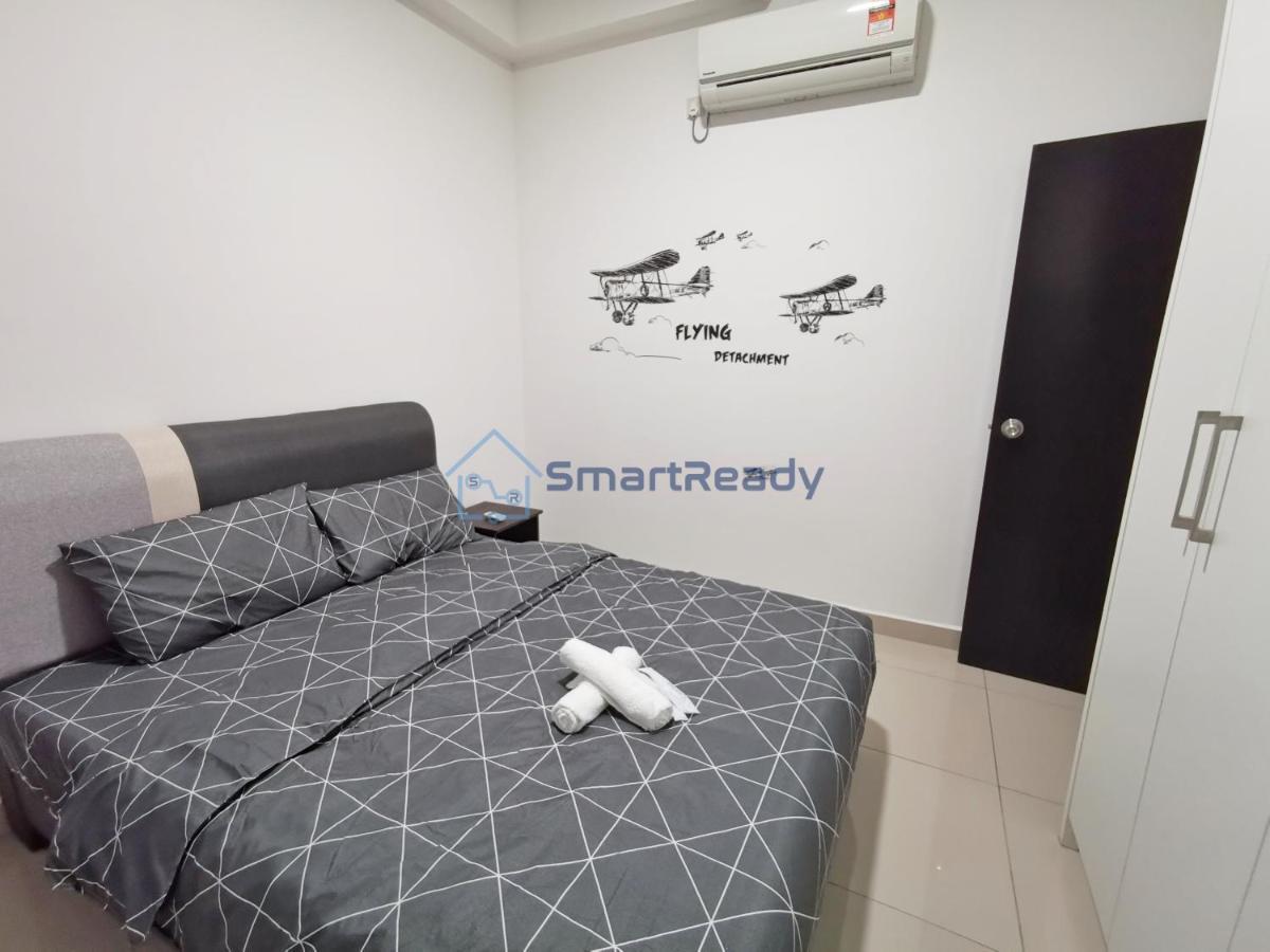 Twin Galaxy Suites By Sr Home Johor Bahru Bagian luar foto