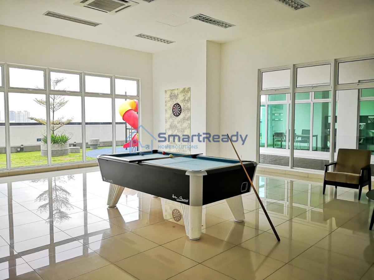 Twin Galaxy Suites By Sr Home Johor Bahru Bagian luar foto